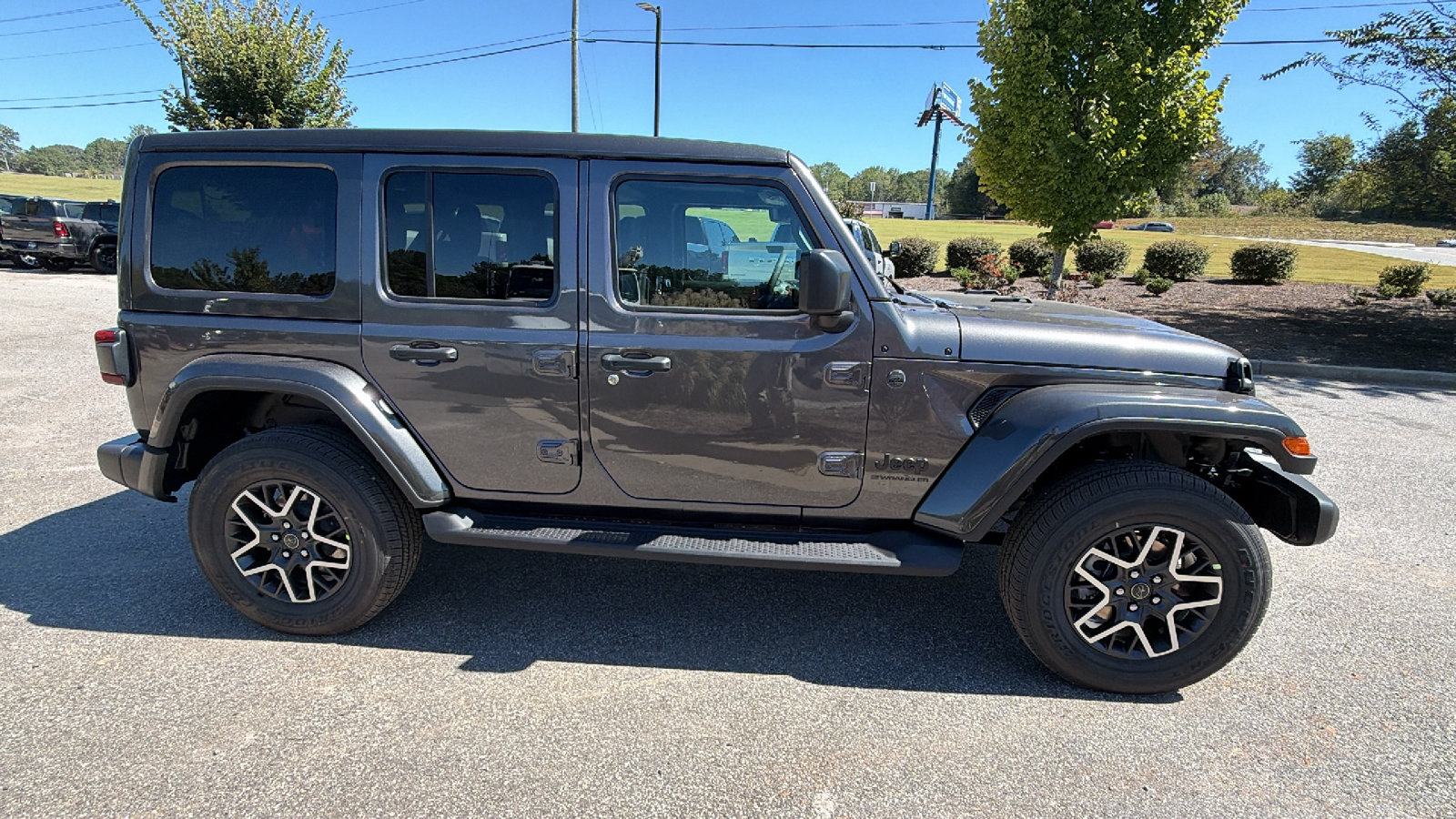 New 2027 Jeep Wrangler Unlimited Sahara AWD/4WD image 7