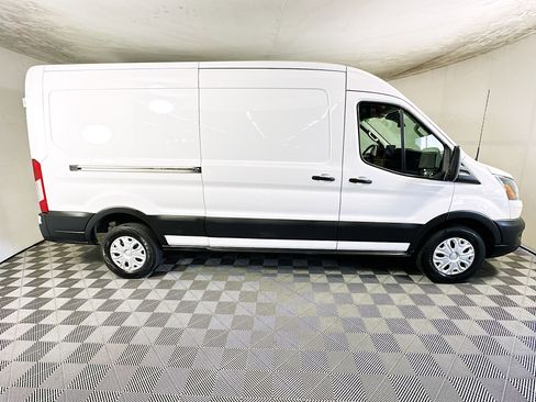 Used 2023 Ford E-Transit Medium Roof image 2
