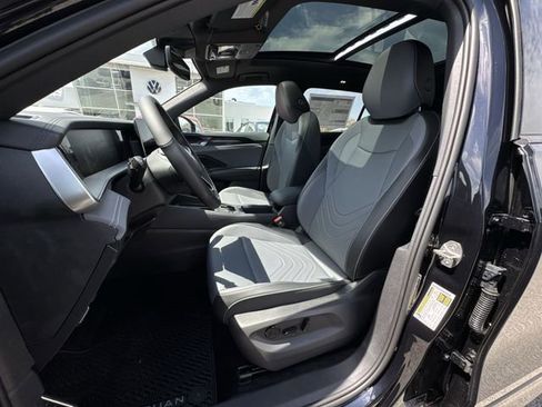 New 2026 Volkswagen Tiguan SE R-Line FWD image 19