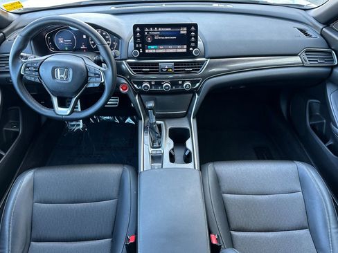 Used 2018 Honda Accord Sport image 16