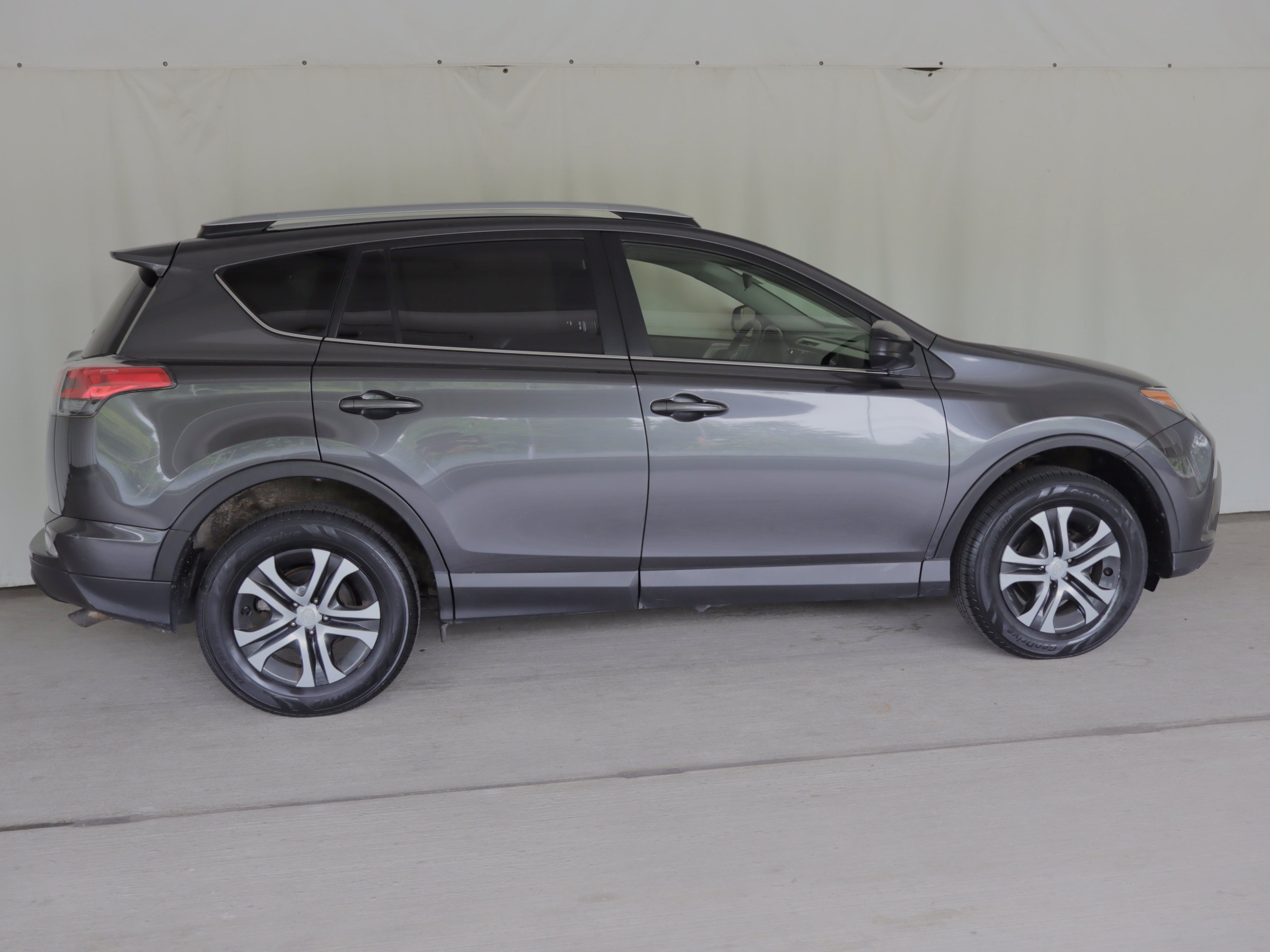 Used 2018 Toyota RAV4 LE w/ All Weather Liner Package AWD/4WD image 4