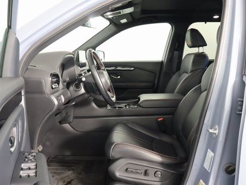 Used 2023 Honda Pilot TrailSport image 10