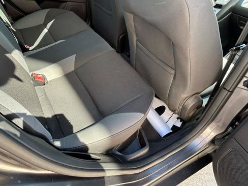 Used 2014 Ford Focus SE FWD image 11