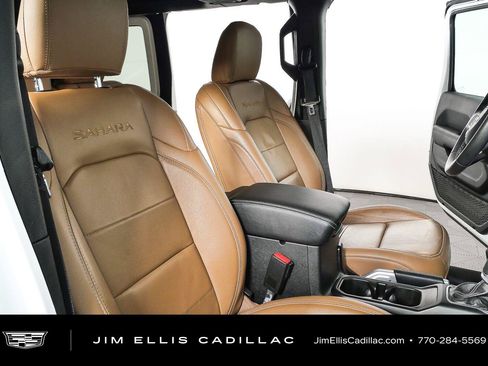 Used 2021 Jeep Wrangler Unlimited Sahara AWD/4WD image 22