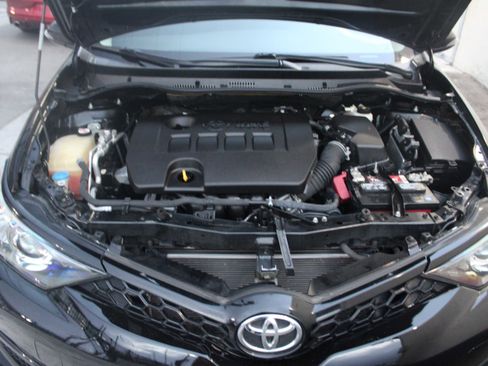 Used 2018 Toyota Corolla iM image 19
