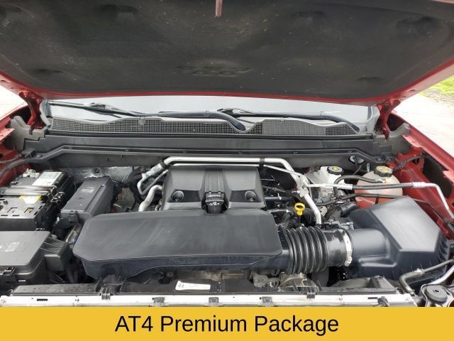 Used 2023 GMC Canyon AT4 w/ AT4 Premium Package AWD/4WD image 11