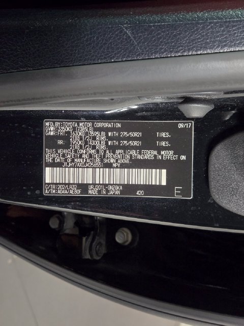 Used 2018 Lexus LX 570 4WD w/ Luxury Package image 32