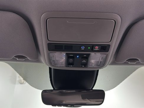 Used 2022 Honda Odyssey Touring image 11