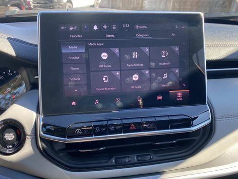 Certified 2025 Jeep Compass Limited image 36