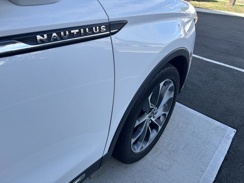 Used 2021 Lincoln Nautilus Reserve image 33