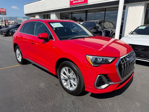 Used 2022 Audi Q3 2.0T Premium AWD/4WD image 2