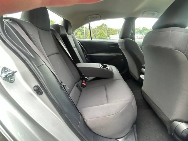 Used 2024 Toyota Corolla LE w/ LE Convenience Package FWD image 31