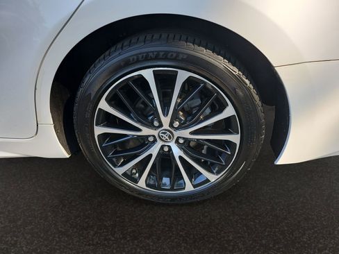 Used 2018 Toyota Camry SE w/ Convenience Package FWD image 40