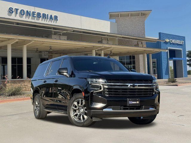 Used 2021 Chevrolet Suburban LT AWD/4WD image 2