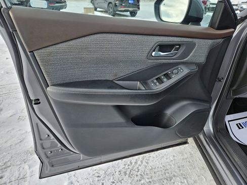 Used 2023 Nissan Rogue SV image 21