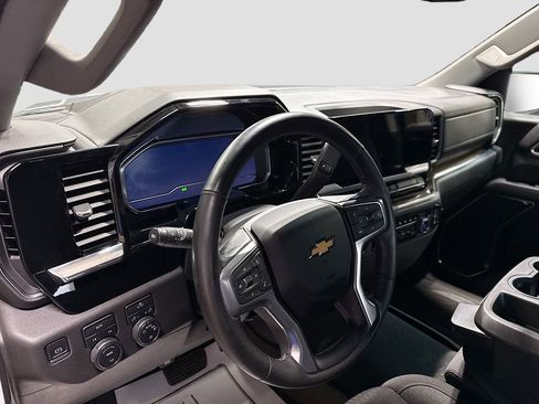 Used 2023 Chevrolet Silverado 1500 LT image 9