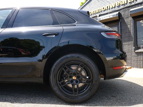 Used 2020 Porsche Macan AWD/4WD image 10