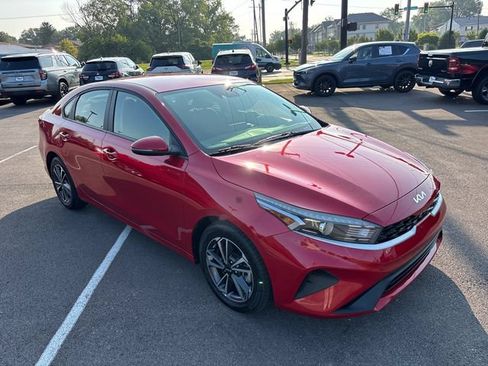 Used 2024 Kia Forte LXS w/ LXS Technology Package FWD image 2