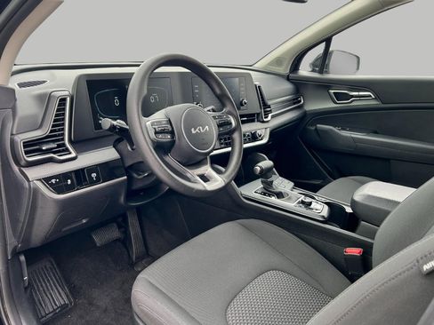 Used 2025 Kia Sportage LX image 14