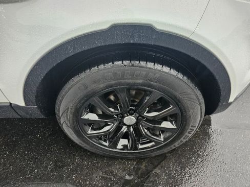 Used 2014 Land Rover Range Rover Evoque Pure image 9