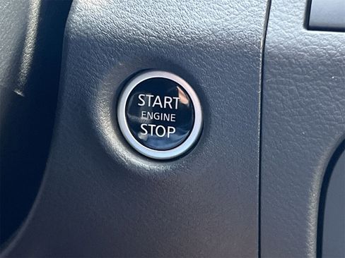 New 2025 Nissan Frontier SV w/ SV Convenience Package image 5