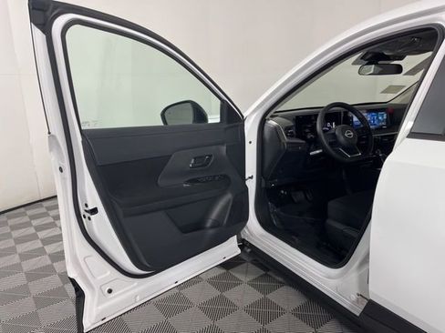 New 2026 Nissan Kicks S FWD image 17