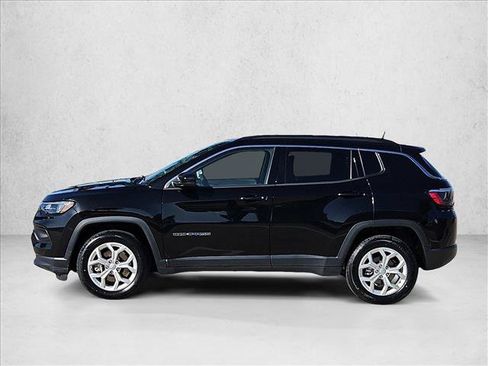 Used 2024 Jeep Compass Latitude AWD/4WD image 9
