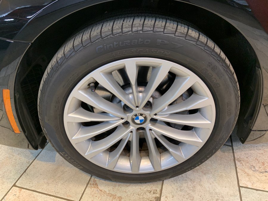 Used 2023 BMW 530i w/ Premium Package RWD image 11