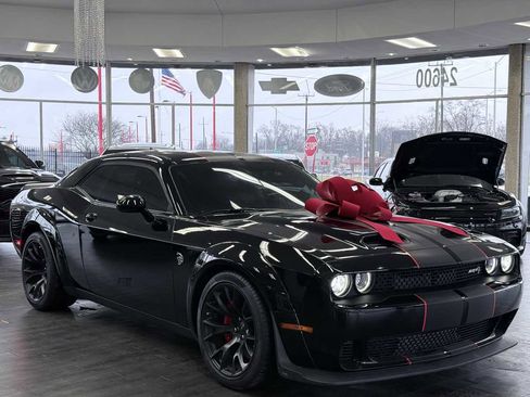 Used 2023 Dodge Challenger SRT Hellcat image 1