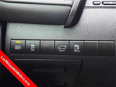 Used 2023 Toyota Camry SE image 29