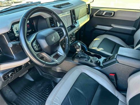 Used 2023 Ford Bronco Wildtrak image 12