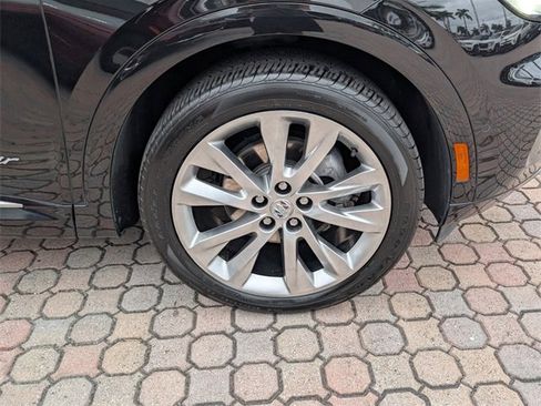 Used 2023 Buick Envision Avenir image 17