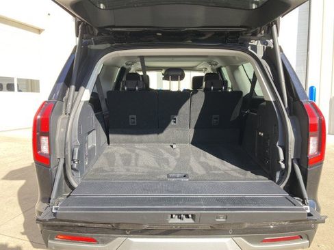 Used 2025 Ford Expedition Max Platinum w/ Platinum Ultimate Package image 8