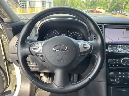 Used 2014 INFINITI QX70 AWD w/ Premium Package image 25