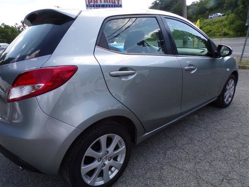 Used 2012 MAZDA MAZDA2 Touring FWD image 9