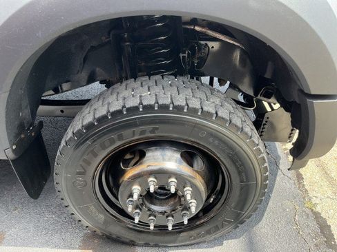Used 2019 Ford F550 4x4 Regular Cab Super Duty w/ XLT Value Package image 4