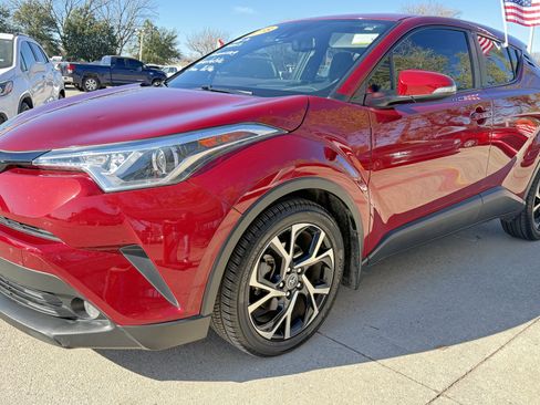 Used 2018 Toyota C-HR image 5