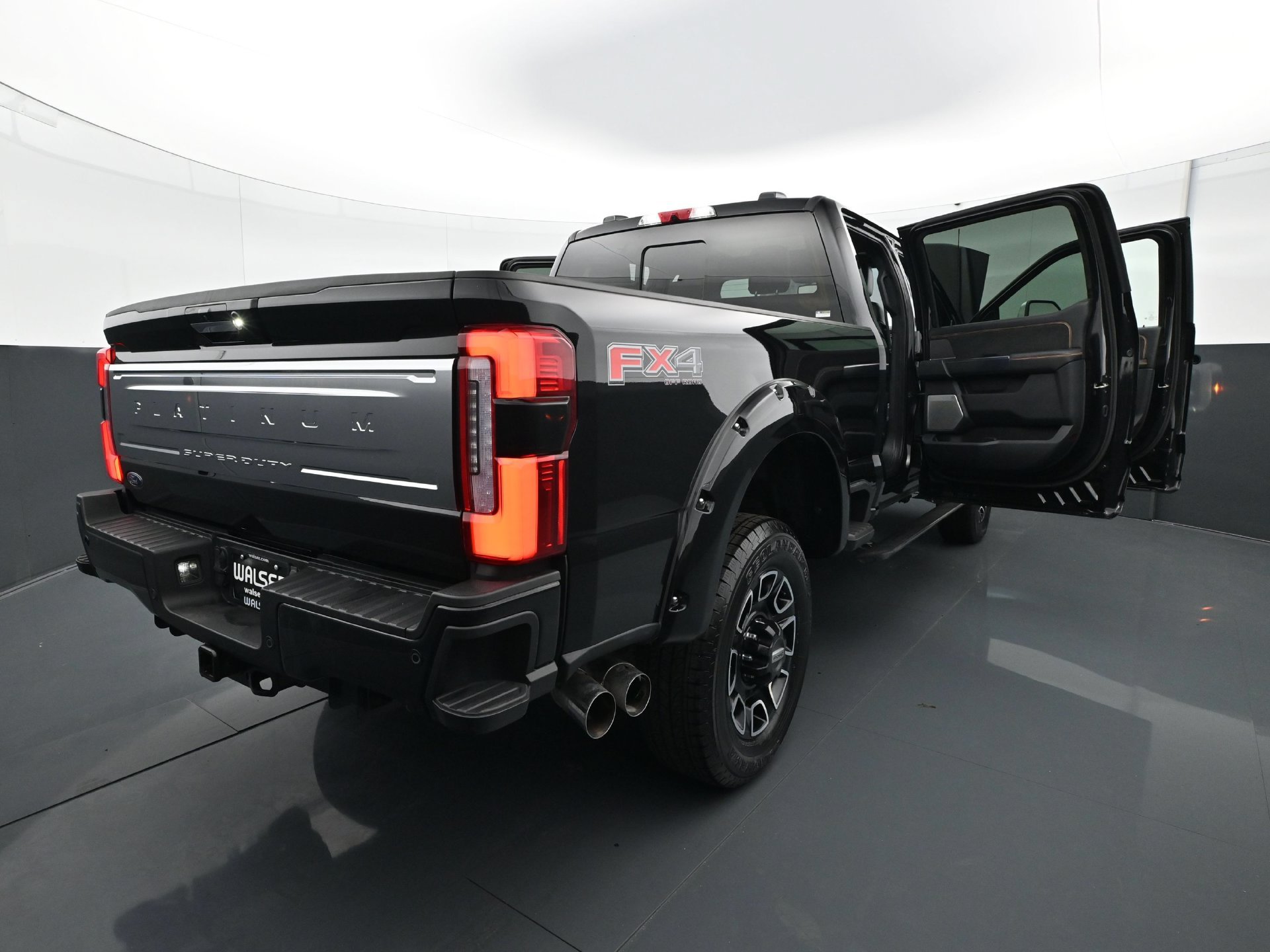 Used 2024 Ford F250 Platinum AWD/4WD image 34