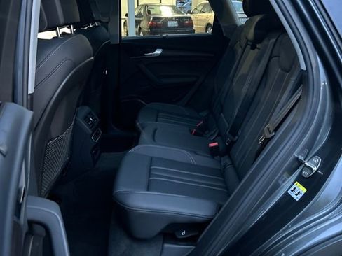 Used 2024 Audi Q5 e Premium Plus w/ Premium Plus Package image 16