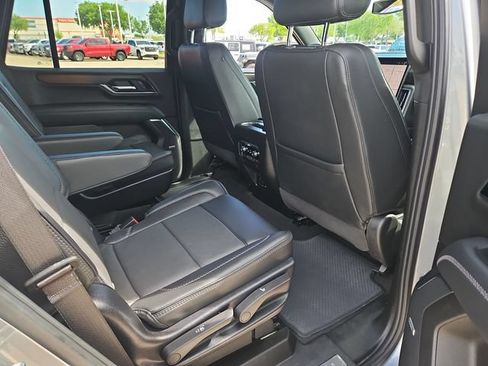 Used 2025 GMC Yukon Denali AWD/4WD image 26