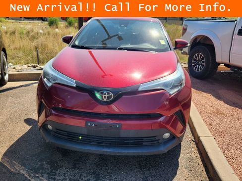 Used 2018 Toyota C-HR XLE FWD image 3