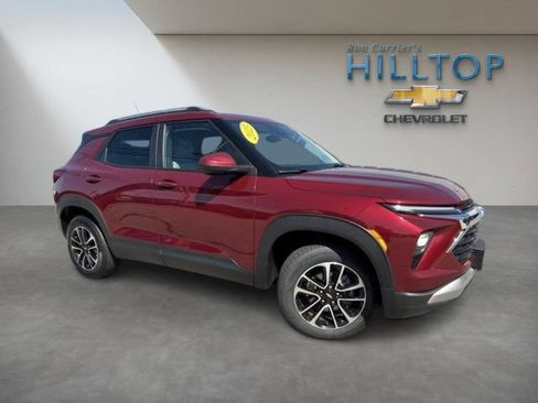 Used 2025 Chevrolet TrailBlazer LT AWD/4WD image 2