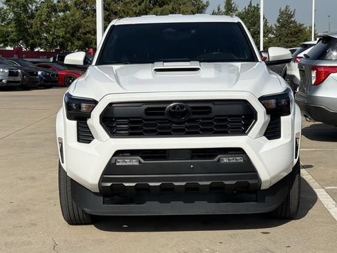 Used 2024 Toyota Tacoma TRD Sport AWD/4WD image 7