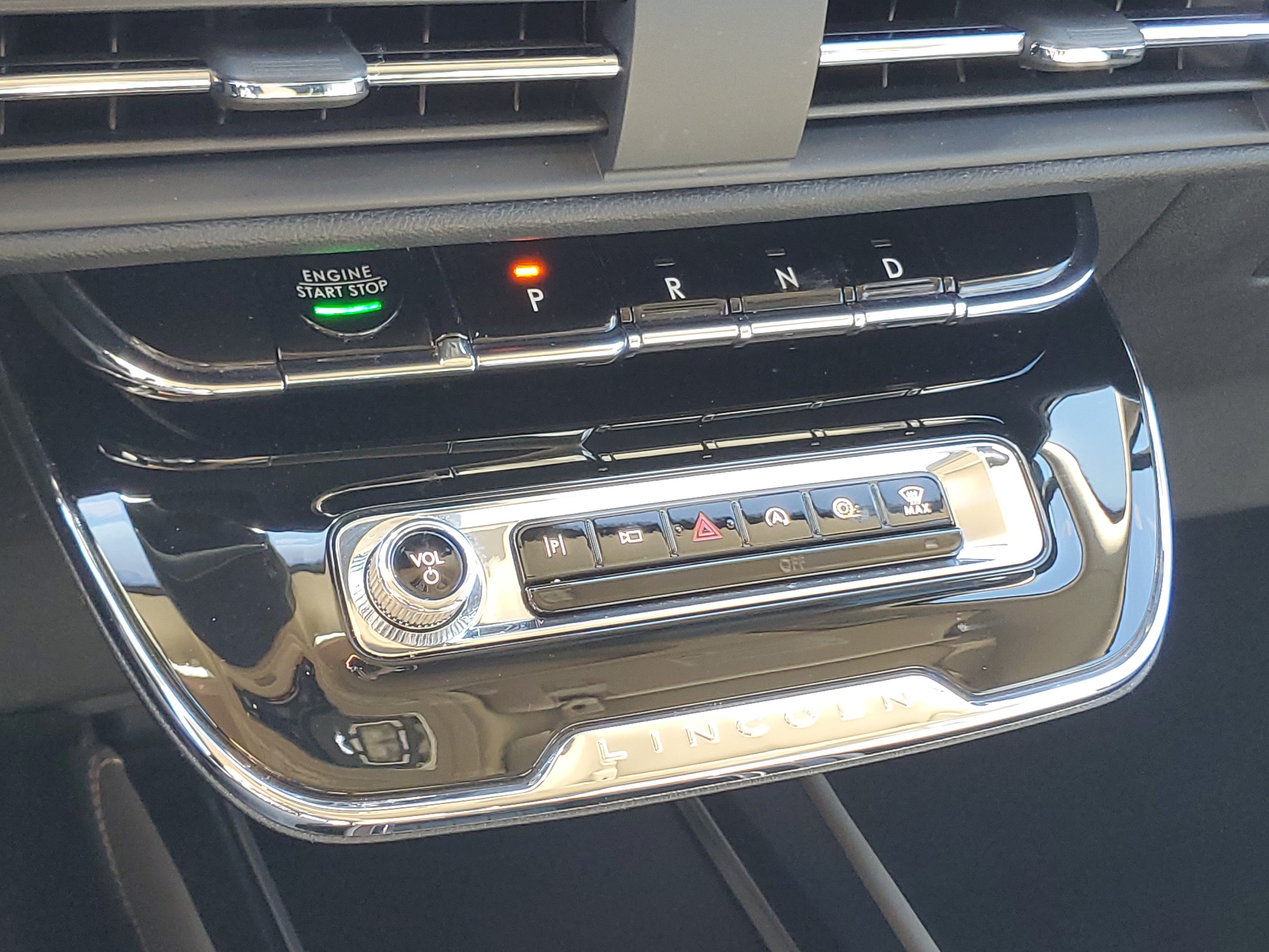 Certified 2023 Lincoln Corsair AWD w/ Equipment Group 101A image 18