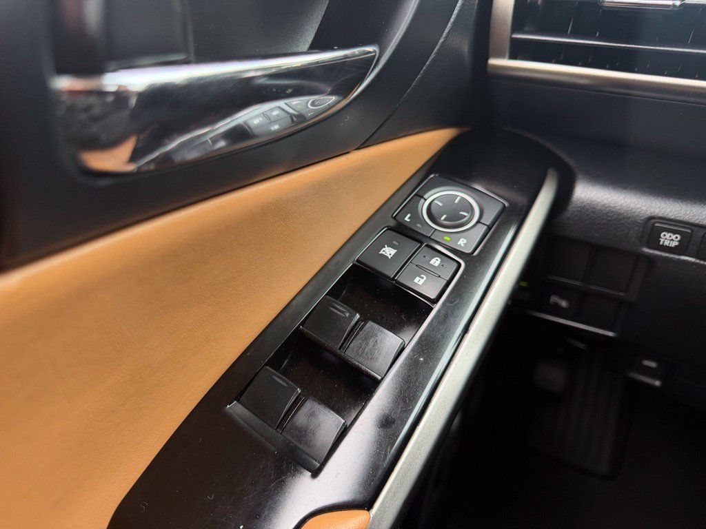 Used 2014 Lexus IS 350 w/ Navigation Package RWD image 22