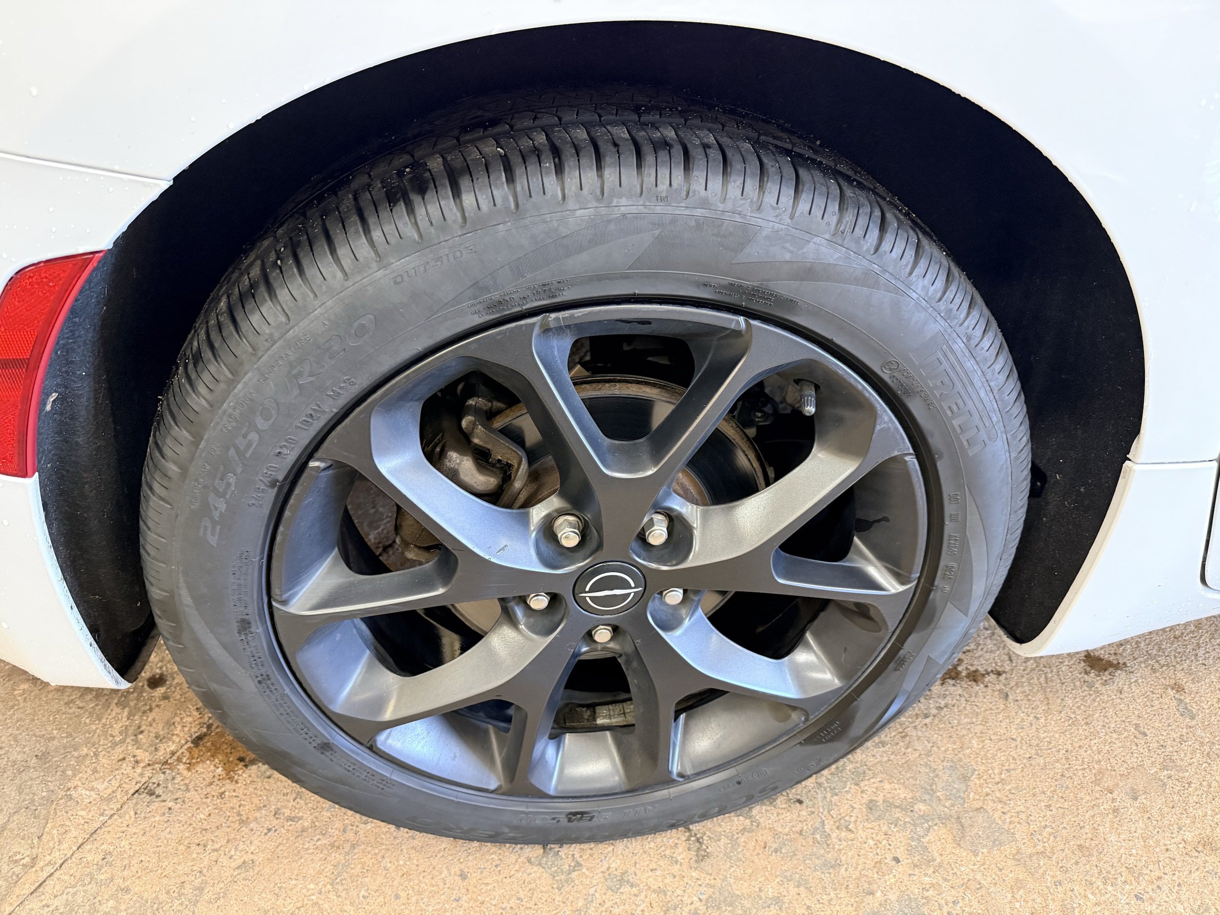 Used 2025 Chrysler Pacifica Limited FWD image 11