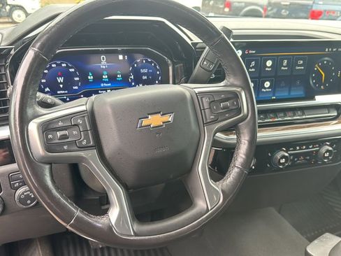 Used 2022 Chevrolet Silverado 1500 LT image 13