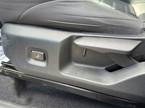 Used 2024 Toyota Tacoma TRD Off-Road image 24