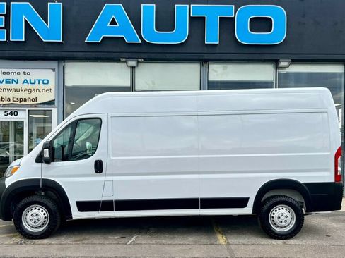 Used 2025 RAM ProMaster 2500 w/ Convenience Group FWD image 2