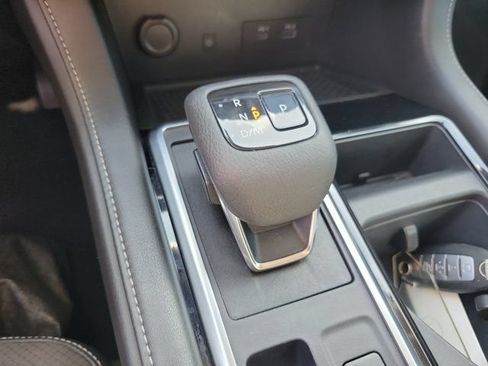 Used 2022 Nissan Pathfinder SL w/ SL Premium Package FWD image 29